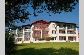 Au cœur du village d'Arcangues, T1 vue Montagne